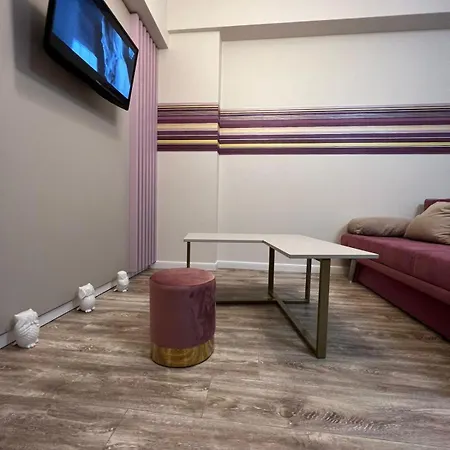 Paradis - Sun, Fun & Clubs