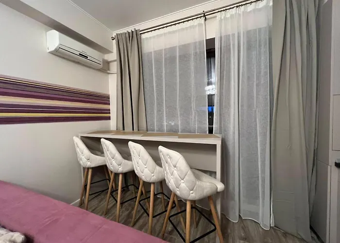 Paradis - Sun, Fun & Clubs Mamaia