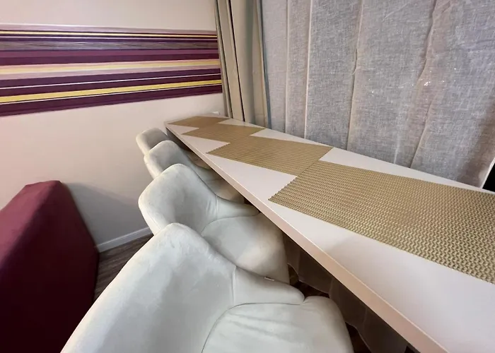 Paradis - Sun, Fun & Clubs * Mamaia